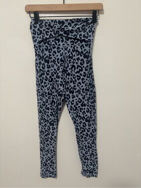 Aerie high waisted twist front blue leopard leggings